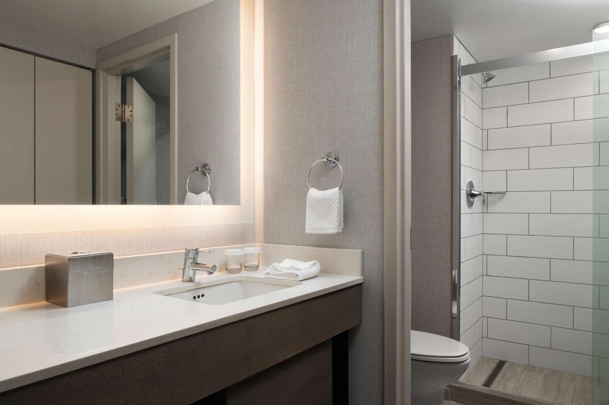 ดับเบิลทรี บาย ฮิลตัน พิตส์เบิร์ก แอร์พอร์ต Hotel Moon Township ภายนอก รูปภาพ